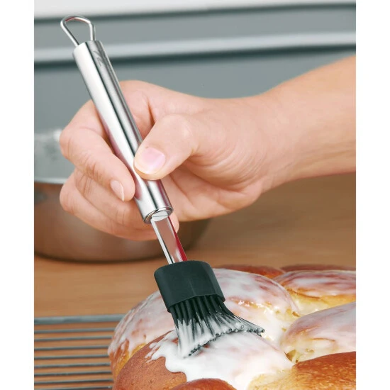 WMF Profi Plus Silikon-Backpinsel 20 Cm, Cromargan Edelstahl, Teilmattiert, Silikonborsten, Marinadenpinsel, Spülmaschinengeeignet, Hitzebeständig Bis 200°C 4 WMF Profi Plus Silikon-Backpinsel 20 Cm, Cromargan Edelstahl, Teilmattiert, Silikonborsten, Marinadenpinsel, Spülmaschinengeeignet, Hitzebeständig Bis 200°C – Bild 2