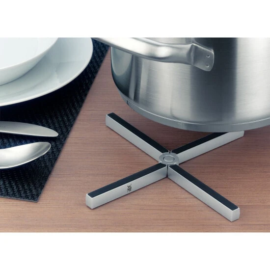 WMF MisterX Topfuntersetzer Klappbar 19 X 19 Cm, Cromargan Edelstahl Mattiert, Silikonauflage, Platzsparend 4 WMF MisterX Topfuntersetzer Klappbar 19 X 19 Cm, Cromargan Edelstahl Mattiert, Silikonauflage, Platzsparend – Bild 2