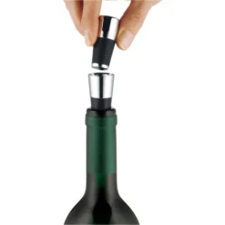 WMF VINO Weinausgießer 2in1 Mit Flaschenverschluss, Edelstahl Cromargan, Silikon, H 4cm, Ø 2,4cm -VMD Geschäft unnamed file 2767