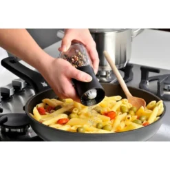 WMF Set Gewürzmühle Und Essig-/ Ölspender 12 WMF Set Gewürzmühle Und Essig-/ Ölspender -VMD Geschäft unnamed file 3857